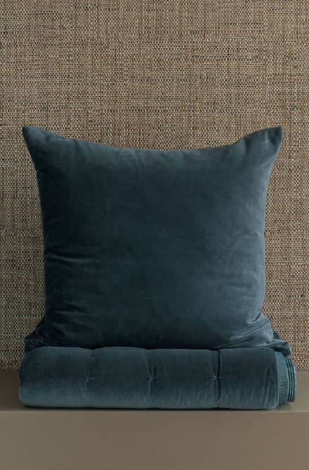 Show additional image 3